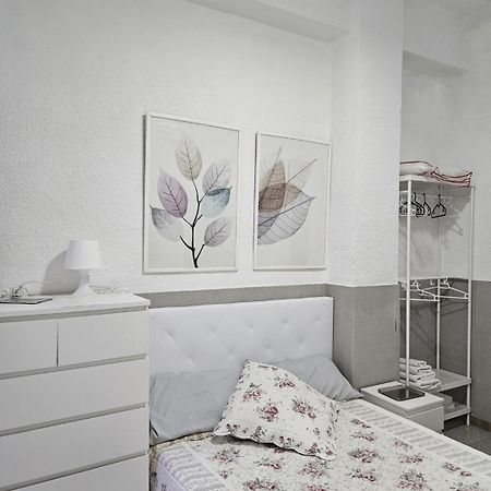 Habitacion En Casa De Familia "Valenciabonita" Екстериор снимка